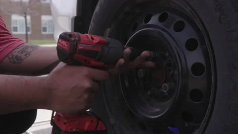 Lug Nut Removal From Tire 库存影片 152429611