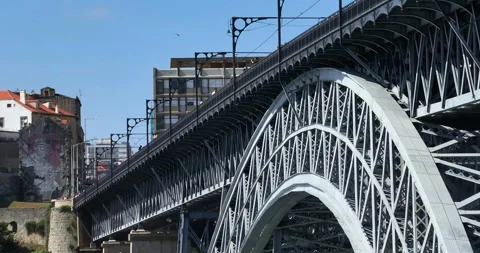 Luis I Bridge crossing Douro river in Porto, Portugal. Tourism, European Summer 스톡 동영상 245984255