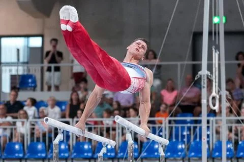  Lukas Dauser (Deutschland, TSV Unterhaching), am Barren (PB, Parallel bar... Stock-Fotos