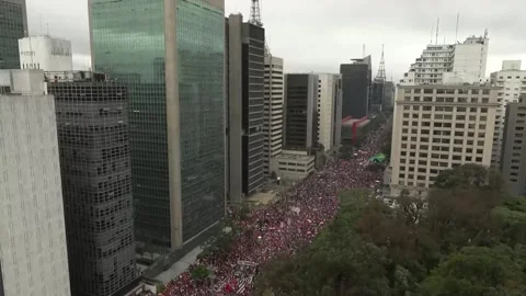 Lula criticizes electoral justice's "interference" after WhatsApp channel closur Stockbeeldmateriaal 347548503