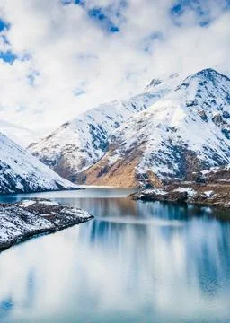  Lulusar, or Lalusar, is a group of mountain peaks and a lake in the Kaghan Vall Stockfoto's