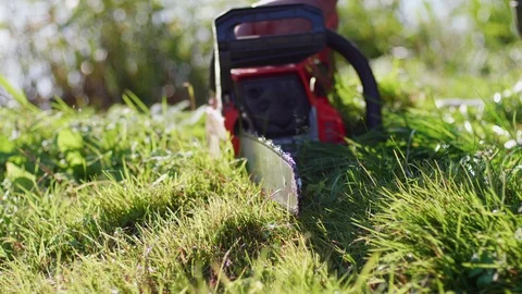 Lumberjack trying to start chainsaw. Start up chainsaw 스톡 동영상 118706641