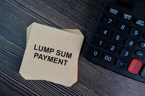 Lump Sum Payment write on sticky notes isolated on Wooden Table. Fotos Stock
