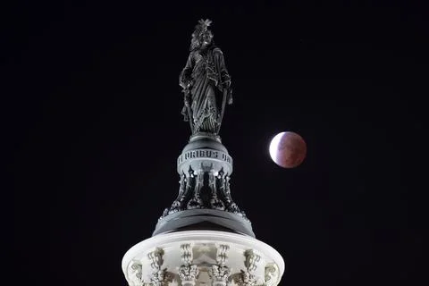 Lunar Eclipse in Washington, DC, USA - 19 Nov 2021 Stock Photos