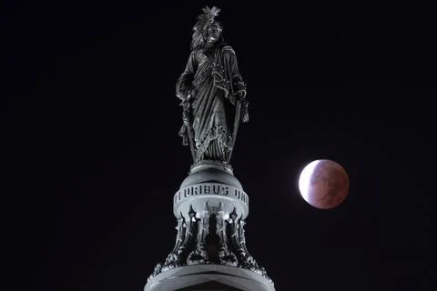 Lunar Eclipse in Washington, DC, USA - 19 Nov 2021 Stock Photos