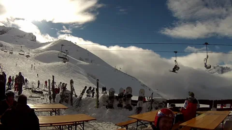 Lunch after ski 库存影片 35197022