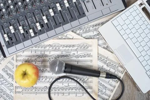 Lunch break in a recording studio Stock-Fotos