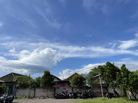 Lunch Break Under the Cumulus Clouds Fotos de archivo