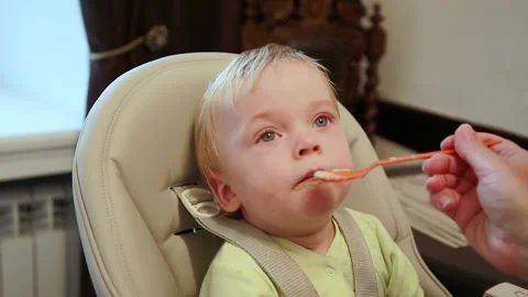 Lunch Video stock 135978989