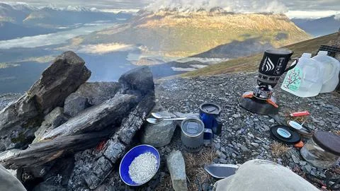 Lunch on the mountain 库存照片