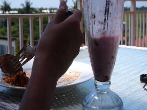 Lunch in outdoor restaurant Video stock 87675232