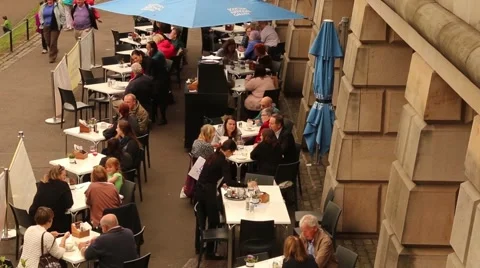 Lunch time in a restaurant Stock-Footage 41292719