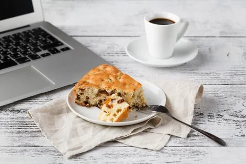 Lunch while working with laptop Foto stock