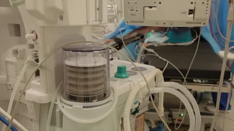 Lung artificial ventilation apparatus Stock Footage 80152381