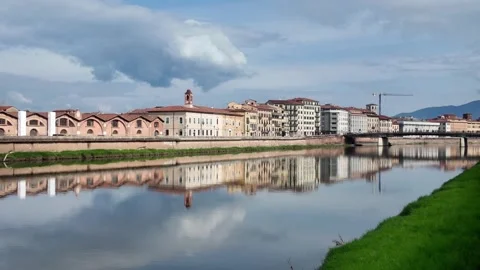 Lungarni di Pisa - Riverfront Architecture and Reflection. Video stock 329960071