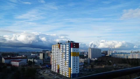 Lush clouds on the background of the city 库存影片 131877049