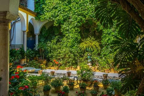 Lush Garden Courtyard Foto stock