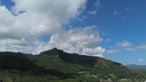 Lush Valley at Base of Sleeping Giant Aerial Vídeos de archivo 327703203