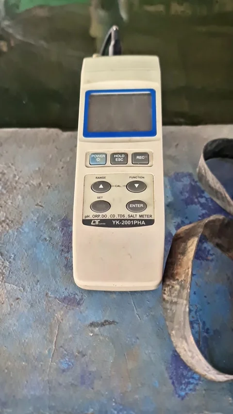 Lutron YK-2001PHA 6-in-1 Multiparameter Water Quality Meter for pH, ORP 動画素材 339252504