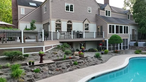 LUX Backyard Garden on Deck overlooking pool Mansion Видео 274690343