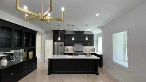 LUX Tiny White Home Black Kitchen 2 Vidéo 263456670