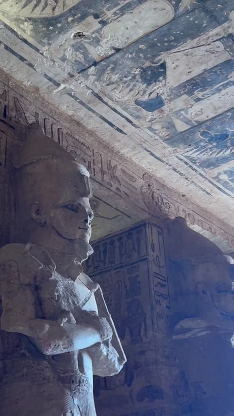 Luxor, Egypt -MARCH 10, 2026: Ancient egyptian pharaoh statues inside abu simbel Stock-Footage 331120286