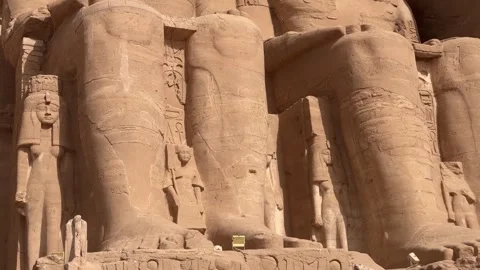 Luxor, Egypt -MARCH 10, 2026: Colossal ramesses ii statues at abu simbel temple Stock-Footage 331120288