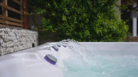 Luxurious Backyard Spa with Water Jets Vidéo 276828508