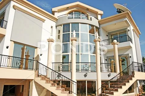Luxurious Villa