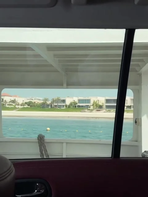 Luxury Beachfront Villas Viewed From a Boat Window 库存影片 342264585