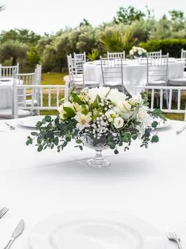 Luxury elegant wedding reception table arrangement and floral centerpiece - Foto stock