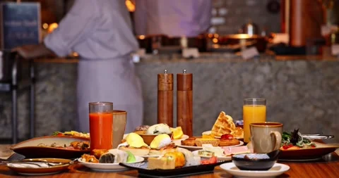 Luxury Hotel Breakfast Buffet Spread Eggs Benedict Fresh Juice Brunch Vidéo 329562508