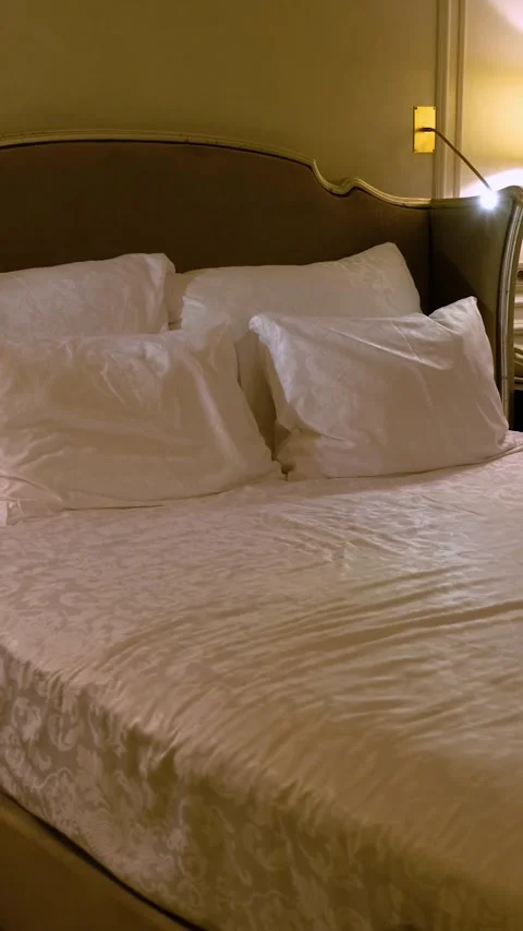 Luxury Hotel Room Interior Vertical Video 库存影片 334874551