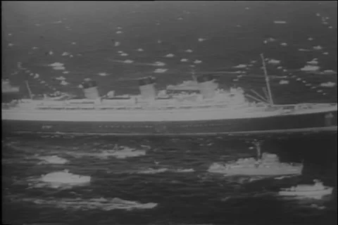 Luxury liner Queen Mary  final voyage Long Beach, California 1967 Stockbeeldmateriaal 267182632