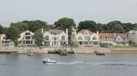 Luxury seafront housing Video stock 8601098