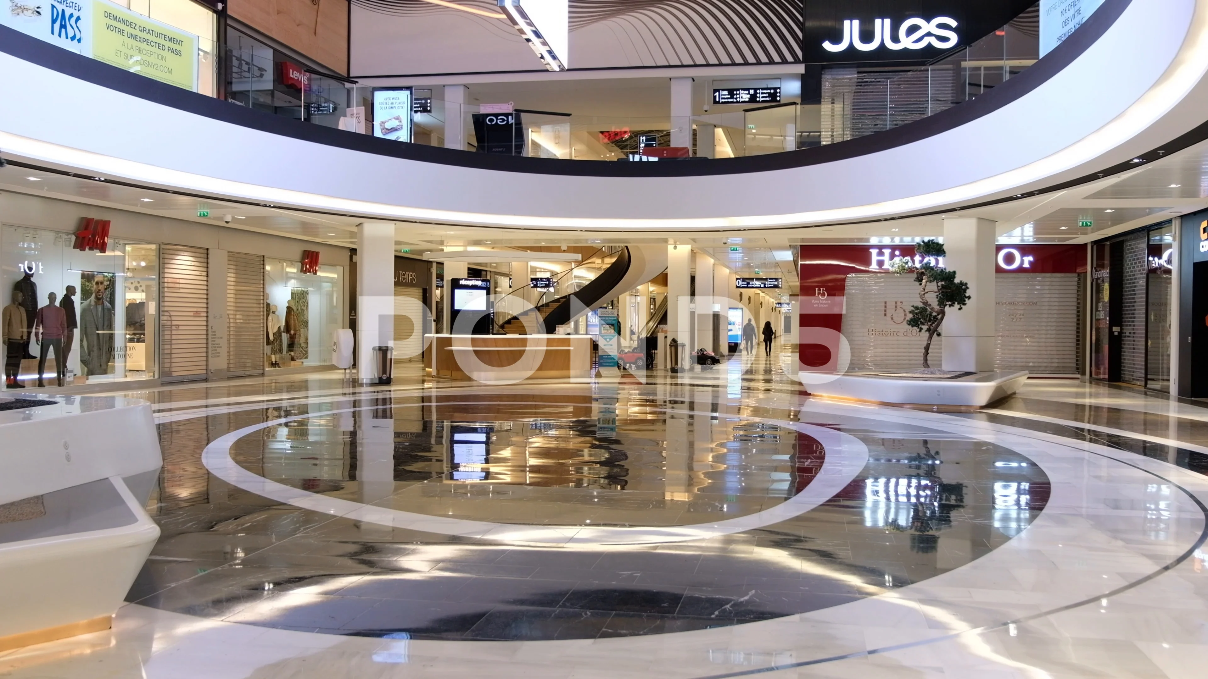 Luxury Shopping Mall