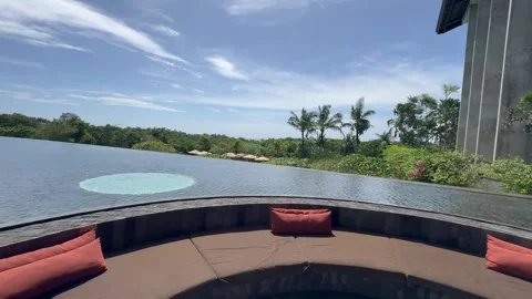 Luxury Sunken Lounge and Infinity Pool at Rimba Jimbaran Bali 4K Vídeos de archivo 336620825