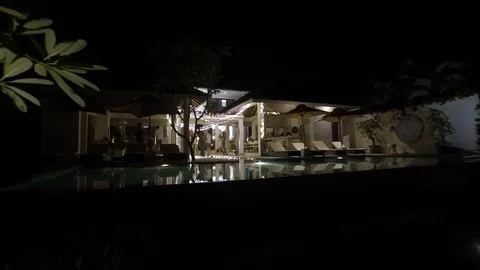 Luxury villa at night Video stock 86510133