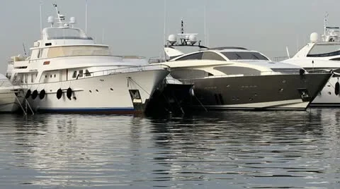 Luxury yachts Vidéo 24640587