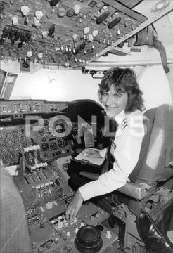 Lynn Barton Pilot With British Airways Pictured On The Flight Deck ...