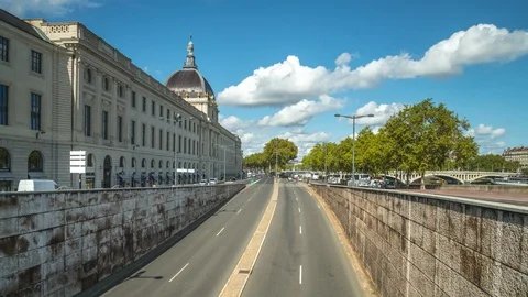 Lyon Traffic time lapse hyperlapse video france 動画素材 127296106