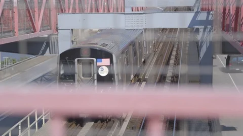 M Train Williamsburg Bridge Stock Footage 91189212