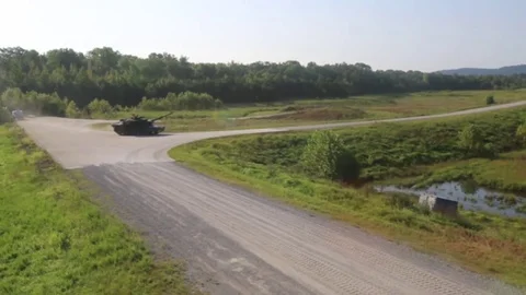 M1 Abrams tank tracking 動画素材 94406637