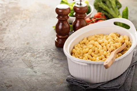 Mac and cheese in a baking dish Stock Photos
