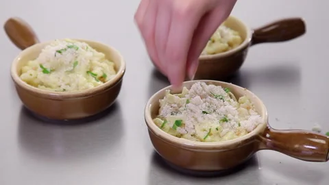 Mac and Cheese plate up 2 Stock Footage 280113822