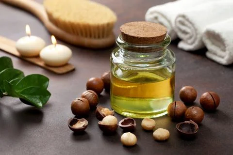 Macadamia oil Stock Photos