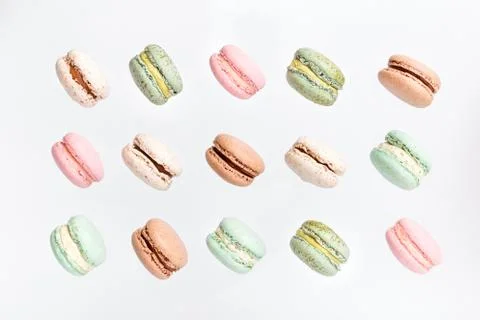 Macarons cake, top view flat lay, fly falling pattern macaroon 스톡 사진