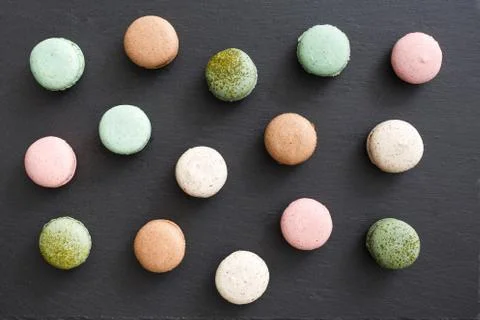 Macarons cake, top view flat lay, pattern macaroon, black background 스톡 사진