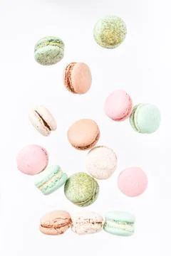 Macarons cake, top view flat lay, fly falling pattern macaroon 스톡 사진