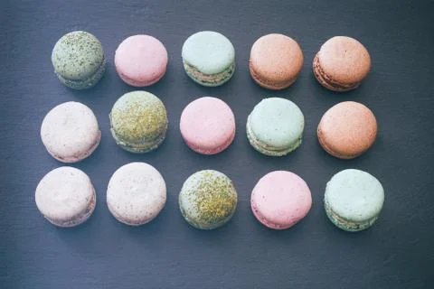 Macarons cake, top view flat lay, pattern macaroon, black background 스톡 사진